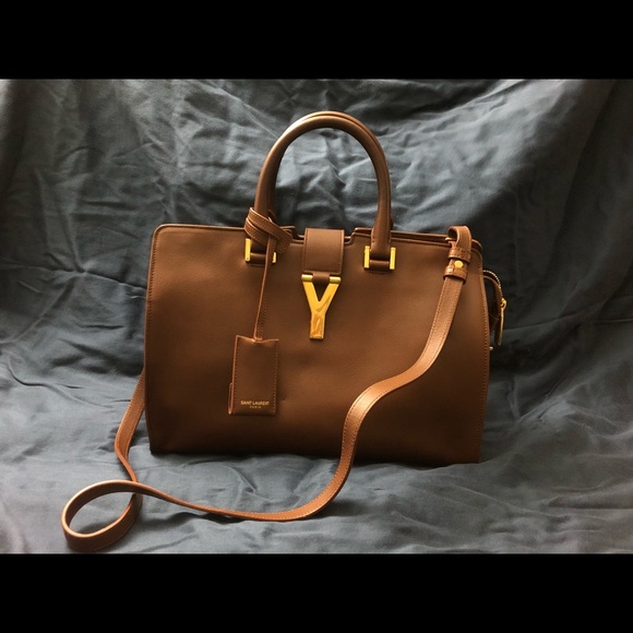 Saint Laurent Handbags - YVES SAINT LAURENT YSL Small Classic Y Cabas bag